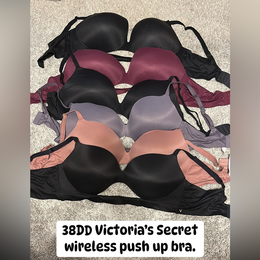 (6) SIX 38DD Victoria’s Secret Incredible wireless push up bras